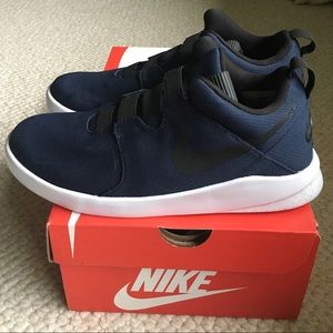 Nike Air Shibusa navy sz 6